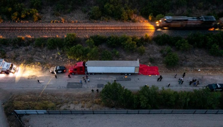 Hallan 46 migrantes muertos en un camión en Texas./Foto: internet
