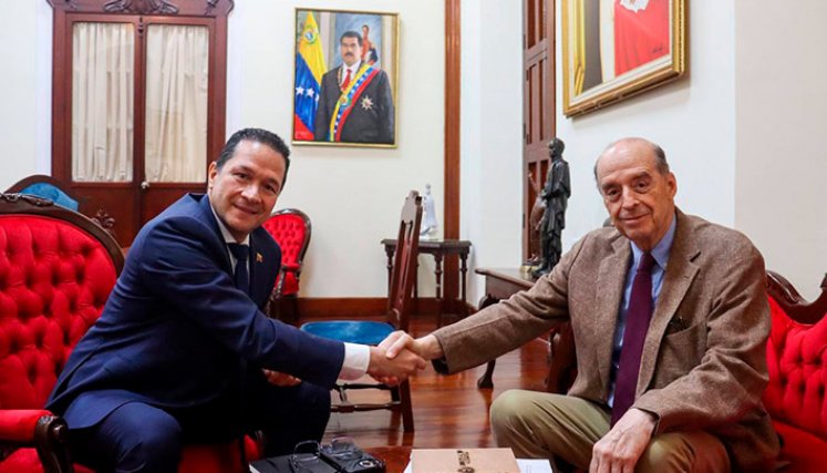 Reiniciar la relaciones diplomáticas