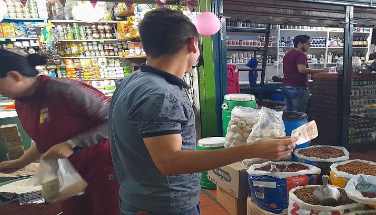 El 94% de las transacciones en el estado Táchira se hacen con pesos colombianos./ Foto Anggy Polanco/La Opinión
