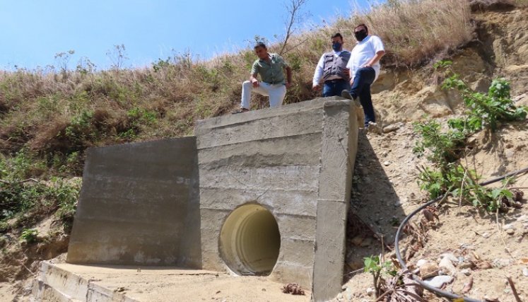 Campesinos del corregimiento de Pueblo Nuevo impiden el ingreso de técnicos de la empresa de gas natural para el mantenimiento de las redes, hasta tanto se arregle la carretera.