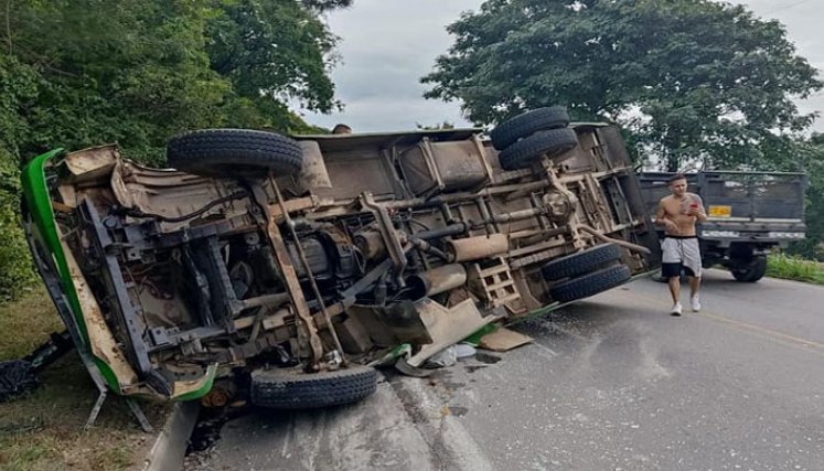 Accidente de tránsito en El Zulia deja varios mineros heridos 