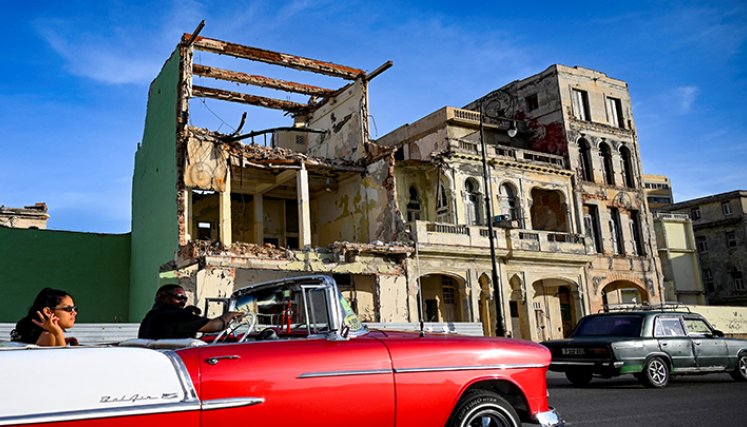 La tensión de vivir bajo el riesgo de un derrumbe en Cuba./Foto: AFP