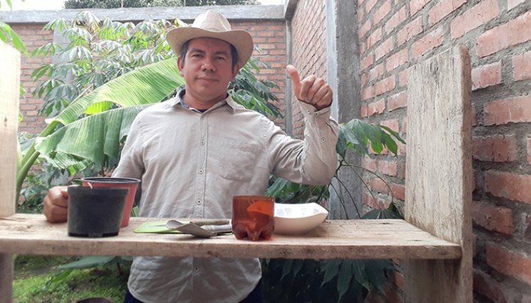 Profesor cucuteño enseña a cultivar la comida en casa./Foto: cortesía