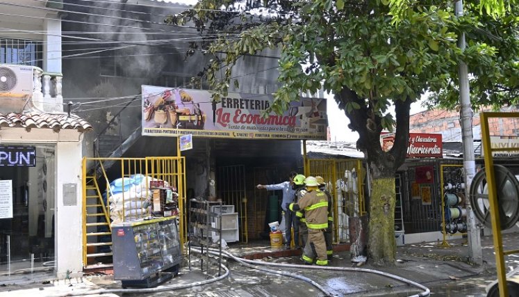 Las casas y negocios vecinos no resultaron afectados.