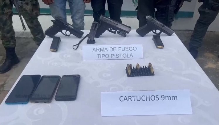 Incautaron armas, celulares, motocicletas y proveedores.