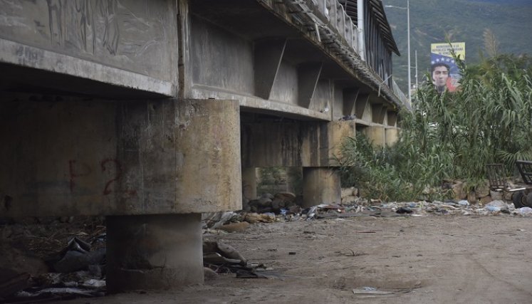 Urge una revisión a fondo del Puente Simón Bolívar antes de su funcionamiento