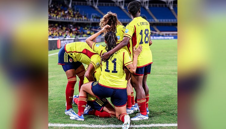 Colombia golea 4-2 a Paraguay