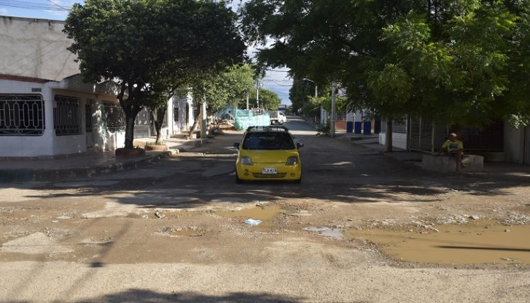 Serán cuatro los barrios en los que se adelantarán trabajos de recuperación de malla vial./ Fotos: Pablo Castillo/La Opinión