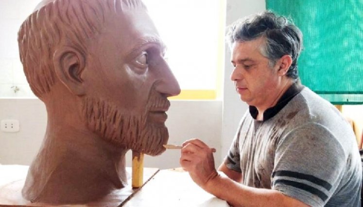 Reyes, un escultor de Chinácota que hace historia en Perú