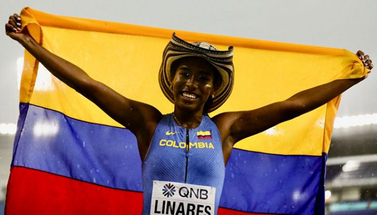Natalia Linares ganó plata en salto largo.