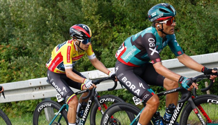 Sergio Higuita se aferra al liderato en la Vuelta a Polonia