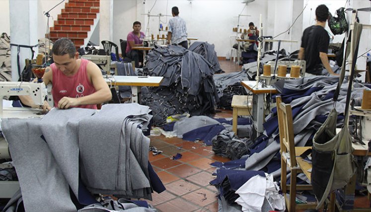 En el sector de las confecciones se requieren 15.000 operarios y no hay quien quiera capacitarse, según el SENA. / Foto: Archivo