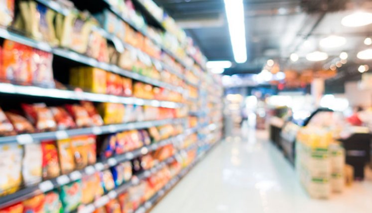 Hay consumidores que están al tanto de las mejores ofertas y promociones que ofrecen las grandes superficies, donde prioriza el precio. / Foto: Cortesía