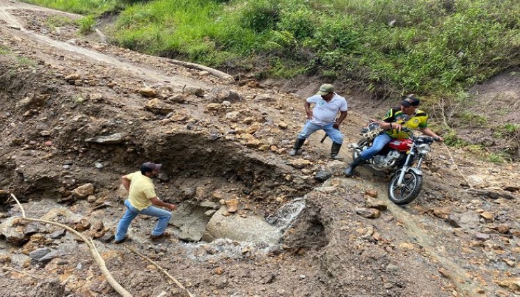 En deplorables condiciones se encuentran las vías de acceso al municipio de Hacarí. Alcalde de esa población lanza un S.O.S. para solventar la emergencia vial.