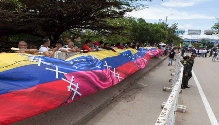 Gremios reaccionan a la reapertura de frontera