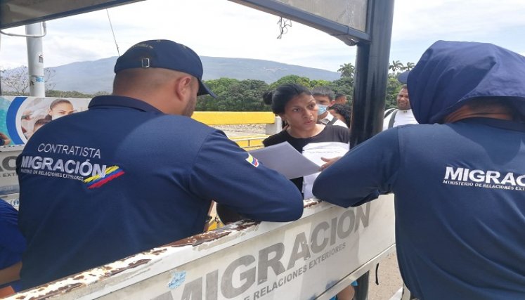 La frontera sigue igual, un día después de la reapertura comercial 