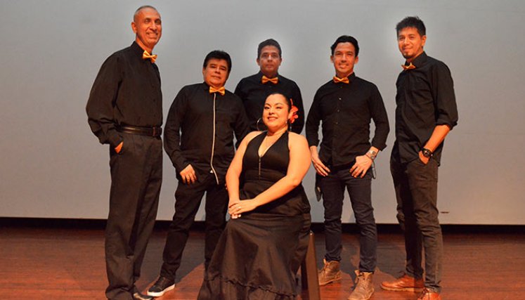 La agrupación Palosanto se presenta en el Teatro Zulima