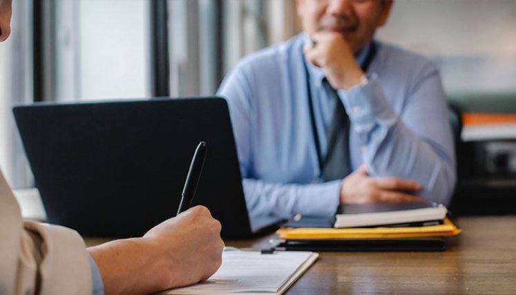 Solo el 36,2% de los trabajadores por prestación de servicios está satisfecho con su contrato./ Foto: Pexels