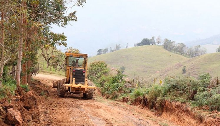Según cifras del Foro Económico Mundial (FEM), el país ocupa el puesto 104 entre 141 países en materia de calidad de la infraestructura de transporte terrestre.  / Foto: Archivo