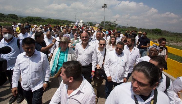 Los congresistas de Colombia y Venezuela se reunieron en la zona de frontera./Foto cortesía para La Opinión
