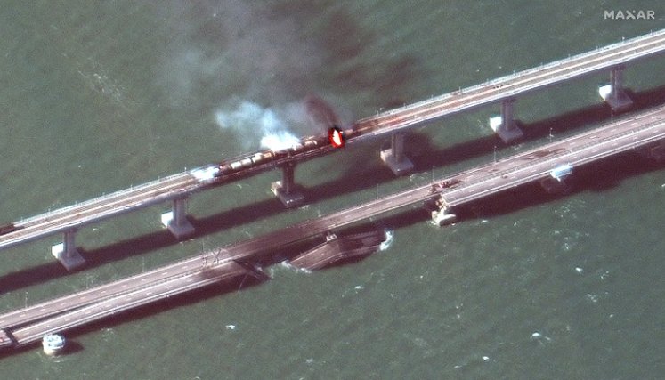 ataque sobre el puente de Crimea