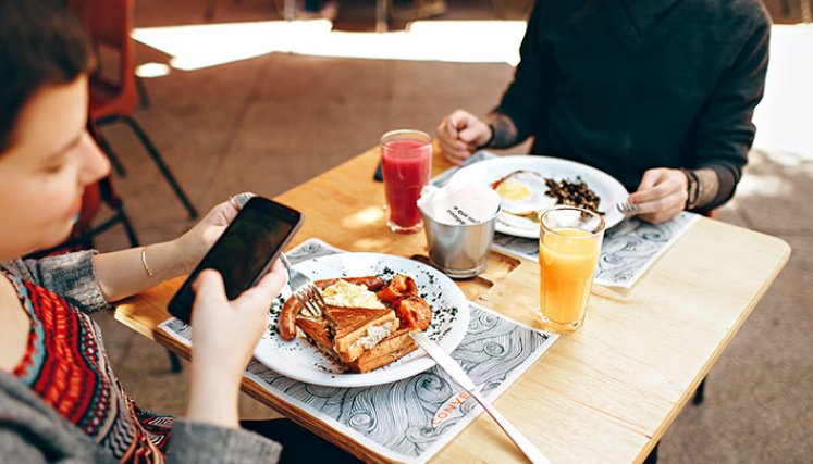 Las comidas fuera del hogar crecieron en septiembre, pero no en las mismas proporciones del mismo mes de 2021. / Foto Pexels