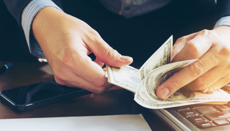 El peso colombiano presenta una devaluación anual de casi el 26%.