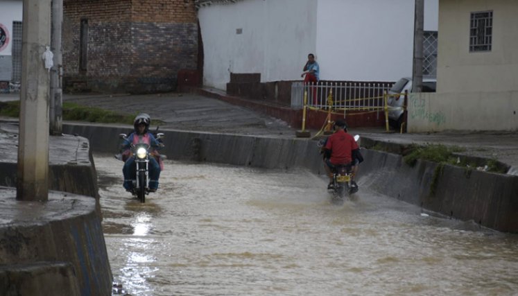 Fuerte aguacero inundó las calles de Cúcuta