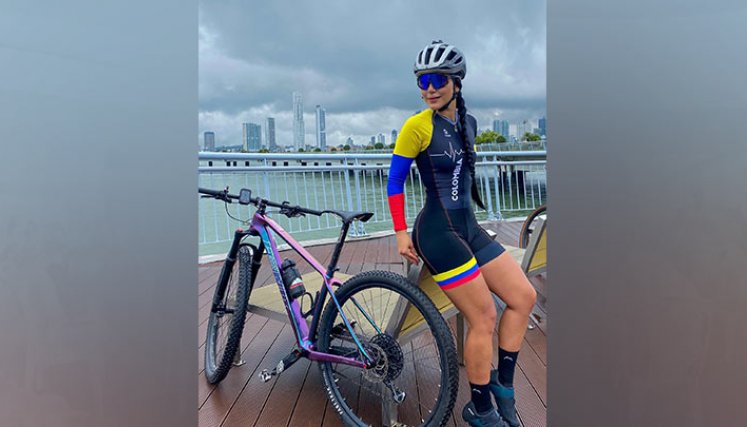 Cucuteña atraviesa el país en bicicleta./Foto: cortesía