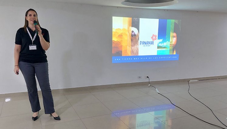 Luciana Kramer, gerente de Promtur  Panamá, se reunió con agencias de viajes en Cúcuta./ Foto Cortesía