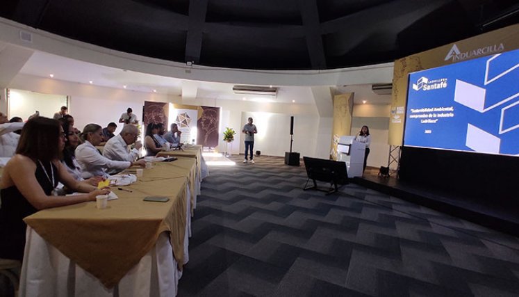 Simposio Internacional de Reconversión Tecnológica para el Sector Arcillero. Foto Leonardo  Oliveros/La Opinión