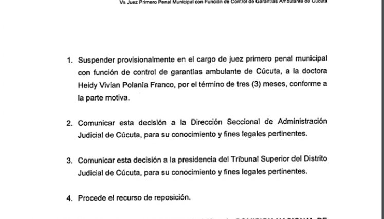 Suspensión jueza vivían 