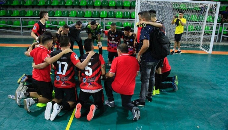 El quinteto Estrellas del Deporte acaricia el título.