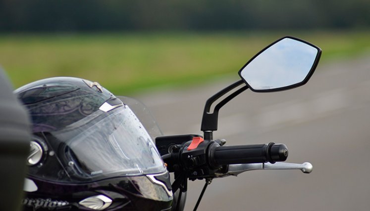 Espejos de moto.