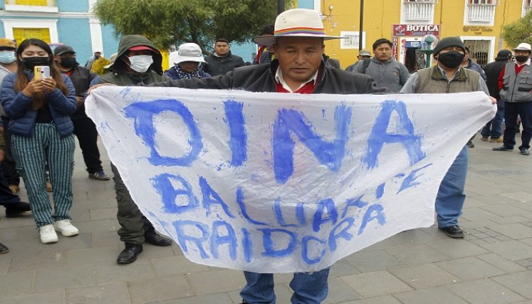 Crisis política en Perú