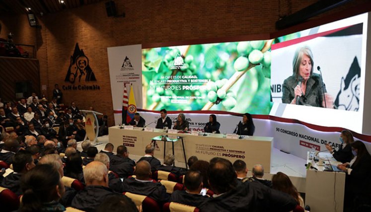 La ministra de Agricultura, Cecilia López, durante el Congreso Nacional Cafetero. / Foto: Magaly Rubio