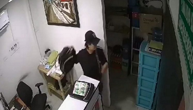 La mujer se llevó el dinero de un local de la Terminal de Transportes de Cúcuta