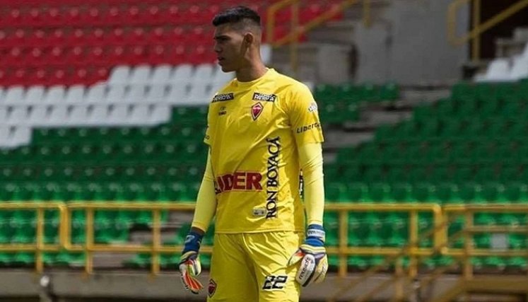 Devis Vásquez Llach nacido en Barranquilla  se probará en el AC Milan