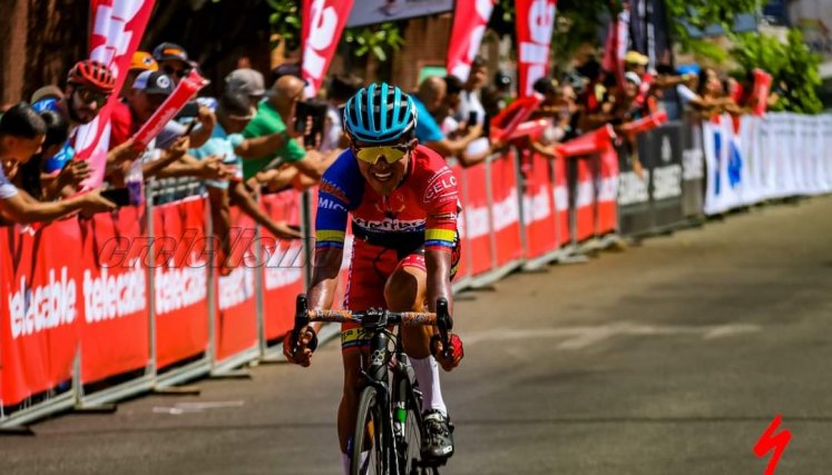 Alcides Espinel, ciclista nortesantandereano 