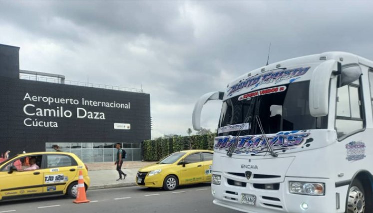 ¿Qué hacían buses venezolanos en el Aeropuerto Camilo Daza de Cúcuta?