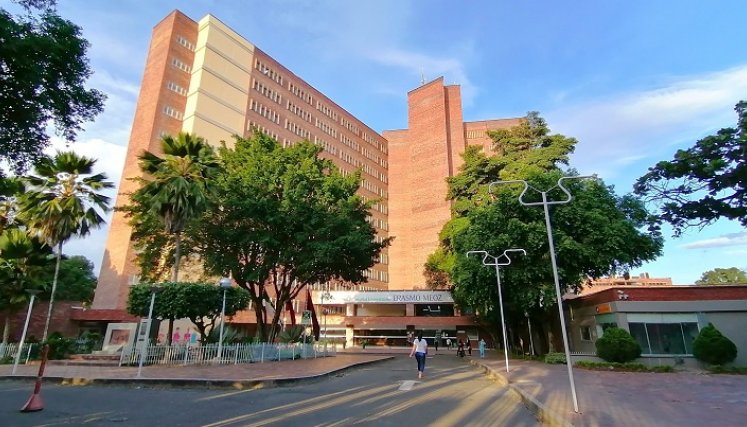 Unos policías que llegaron hasta el sitio trasladaron al herido hasta el Hospital Universitario Erasmo Meoz