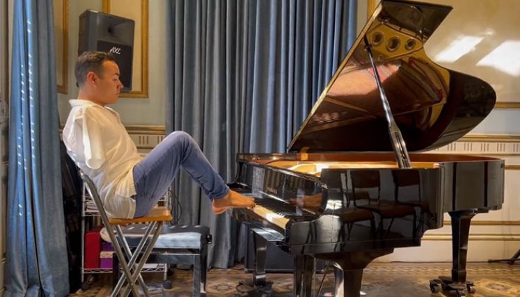 Cucuteño conquista a los españoles con música y arte./Foto: cortesía