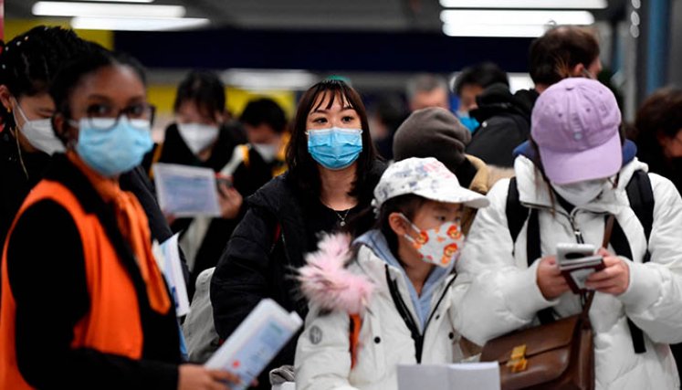 El mundo multiplica los controles a los viajeros procedentes de China