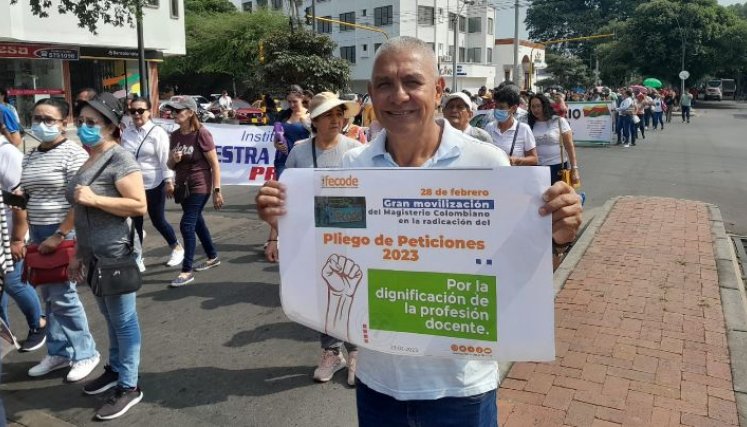 Más de mil docentes se movilizaron por las calles de la ciudad. / Foto: La Opinión 