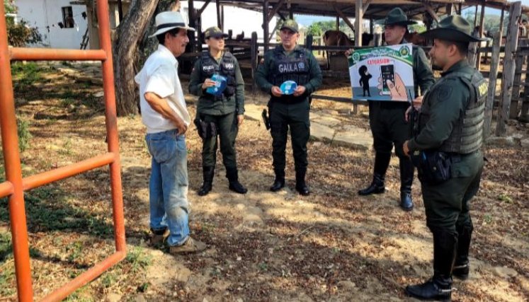 Policía de Cúcuta adelanta actividades de prevención con ganaderos