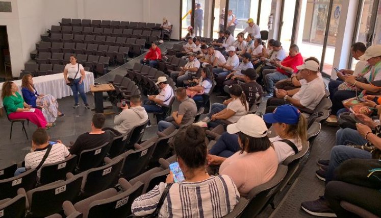 Cerca de 600 maestros se movilizaron. Salieron de la redoma de la Central de Transportes y finalizaron en la Secretaría de Educación Departamental.  / Foto: Cortesía 