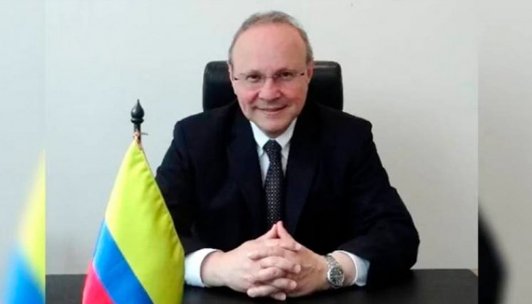 Mujer señala por acoso sexual al embajador de Colombia en Panamá 