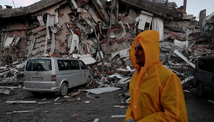 Más de 7.300 muertos por el terremoto en Turquía y Siria