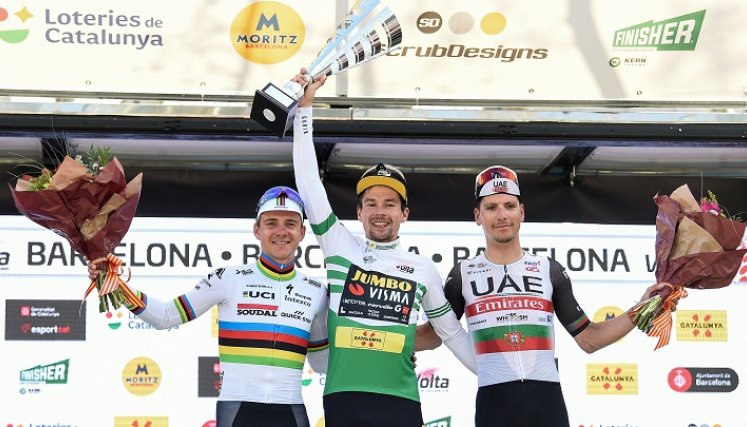 El esloveno Primoz Roglic (centro) defendió a capa y espada el liderato de la Vuelta a Cataluña 2023.