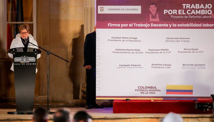 La ministra de Trabajo, Gloria Inés Ramírez, radicó la reforma laboral en el Congreso. / Foto: Colprensa